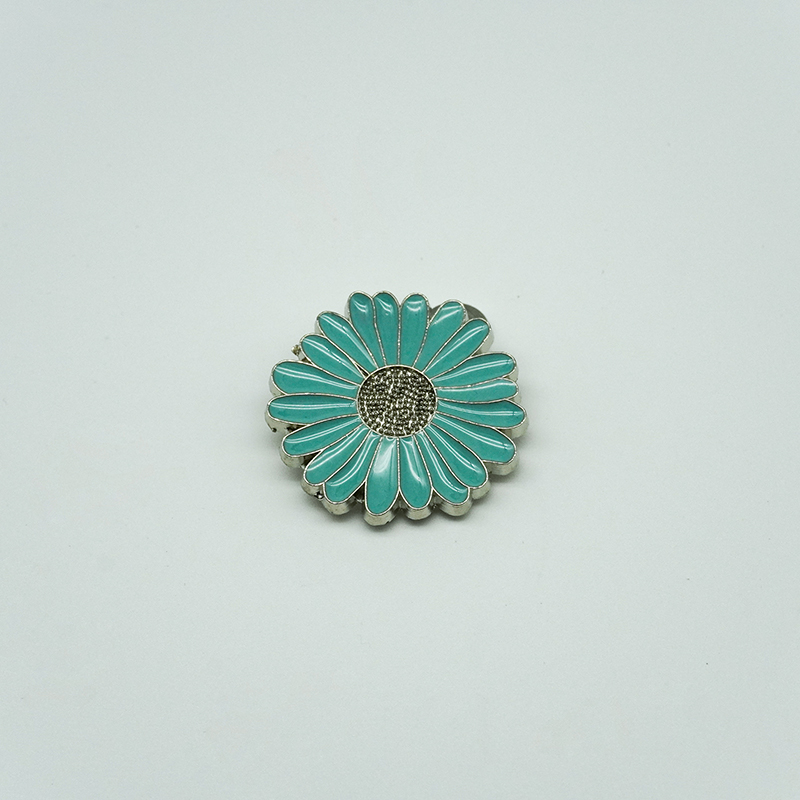 Bright and Cheerful Leather Sunflower Concho – A stylish button for your favorite bags