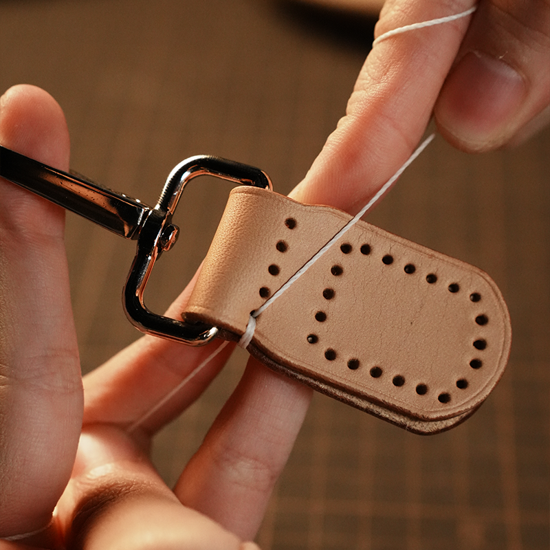 DIY Leather Hand-held Cat leash